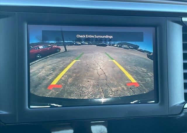 2022 Chrysler Voyager LX 8021T Backup Camera (7)