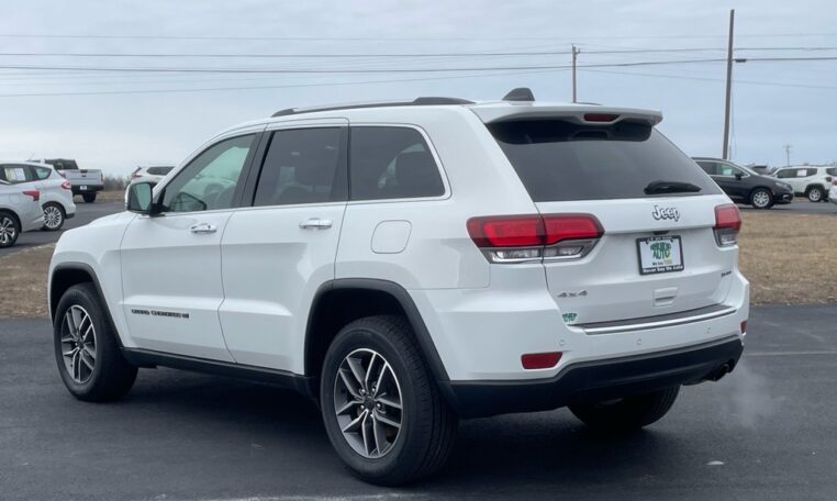 2022 Jeep Grand Cherokee Limited B2802T Rear (3)