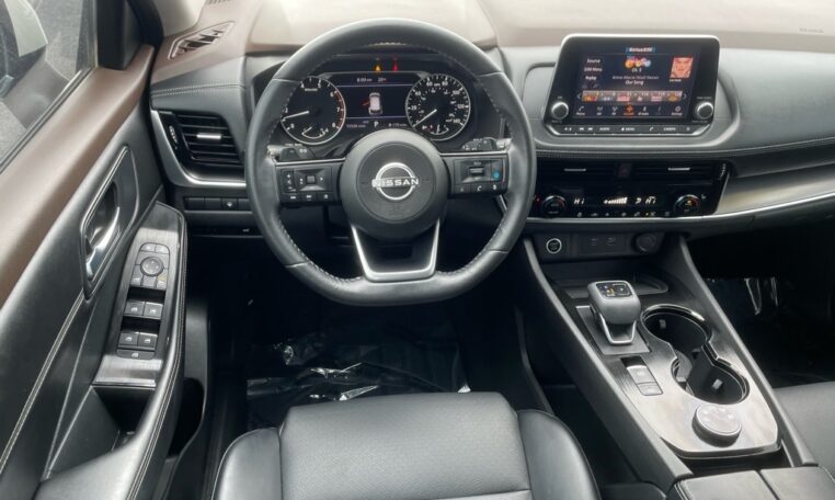 2022 Nissan Rogue SV B2801T Cabin (5)