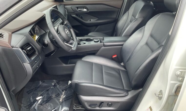 2022 Nissan Rogue SV B2801T Front Seats (15)