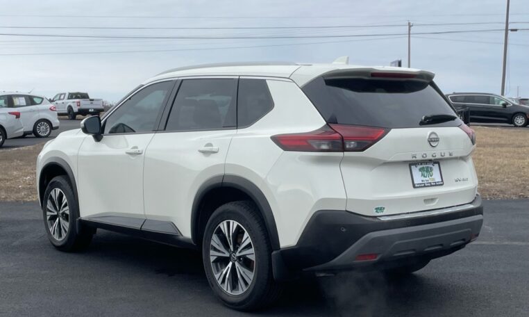 2022 Nissan Rogue SV B2801T Rear (3)