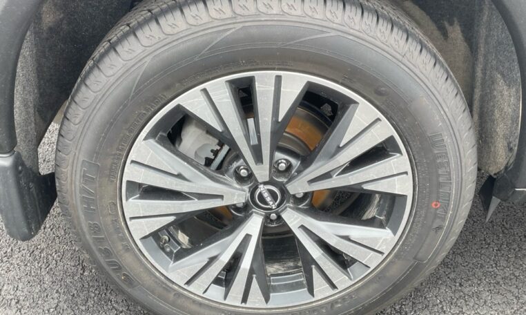 2022 Nissan Rogue SV B2801T Tire (19)