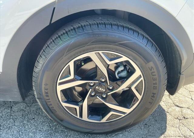 2023 Kia Sportage LX 8014 Tire (3)